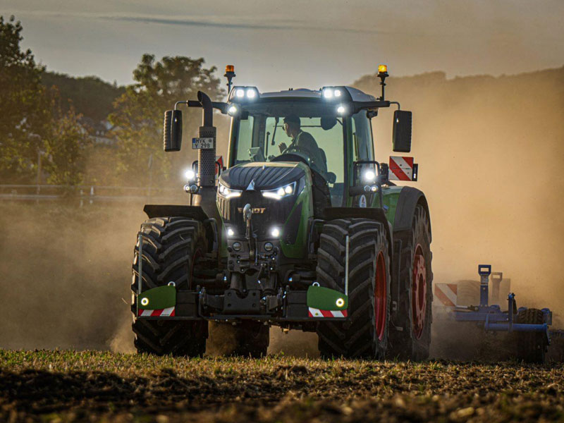 Perché le Luci LED HELLA sono un'Aggiunta Intelligente al Tuo Agribumper